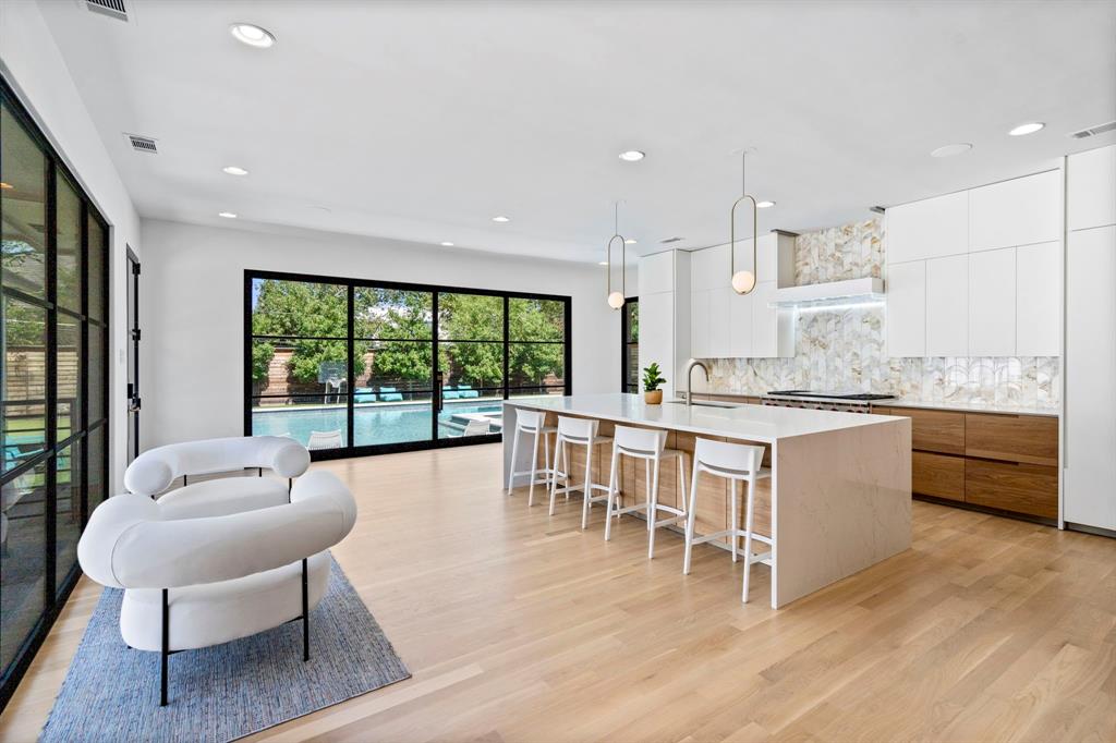 Jackson Heights 04 - Residential