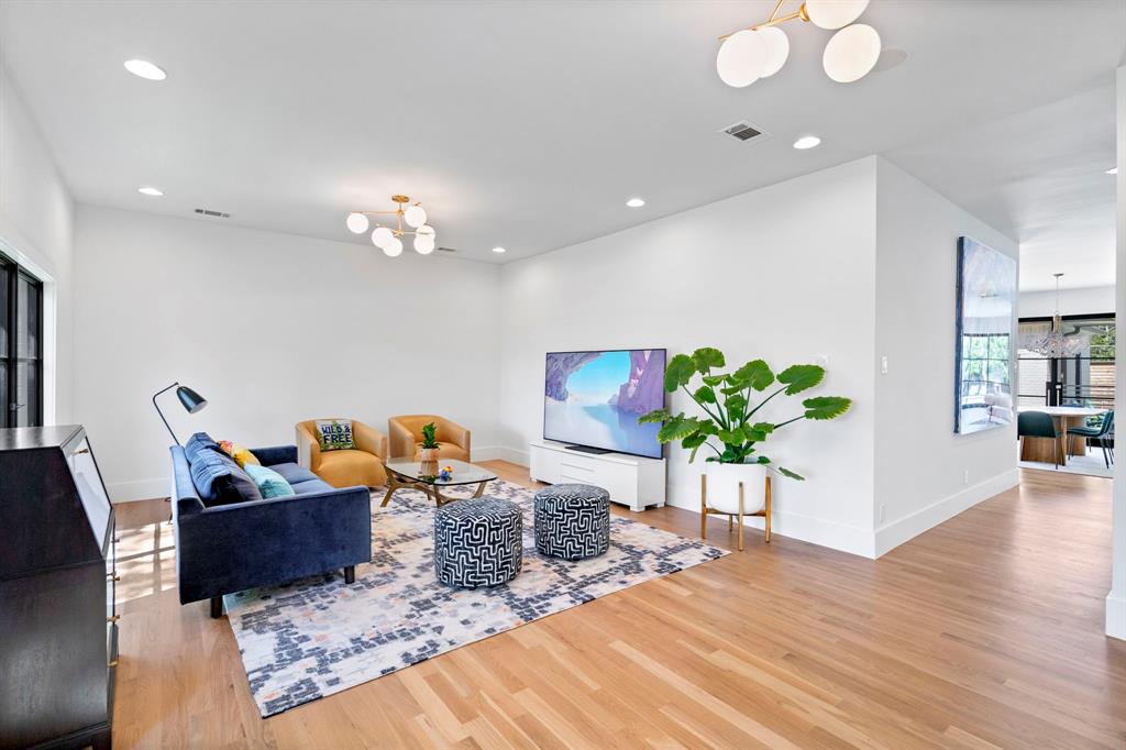 Jackson Heights 04 - Residential