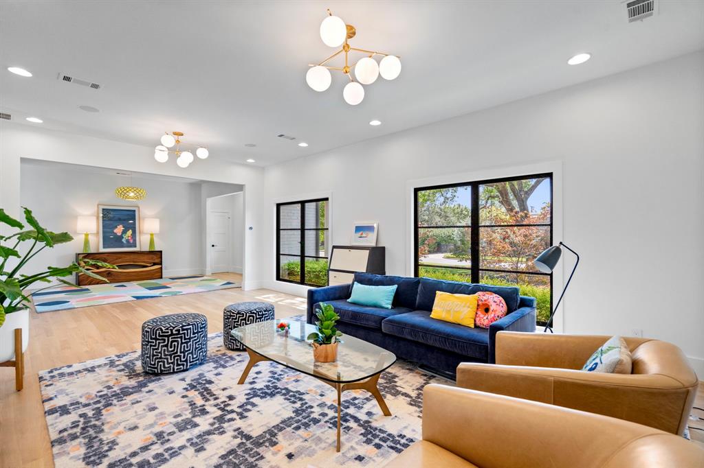 Jackson Heights 04 - Residential