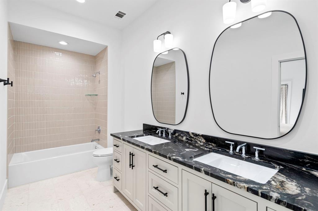 Jackson Heights 04 - Residential