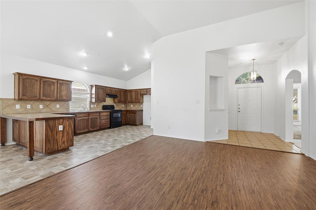 1016 Fairweather Drive