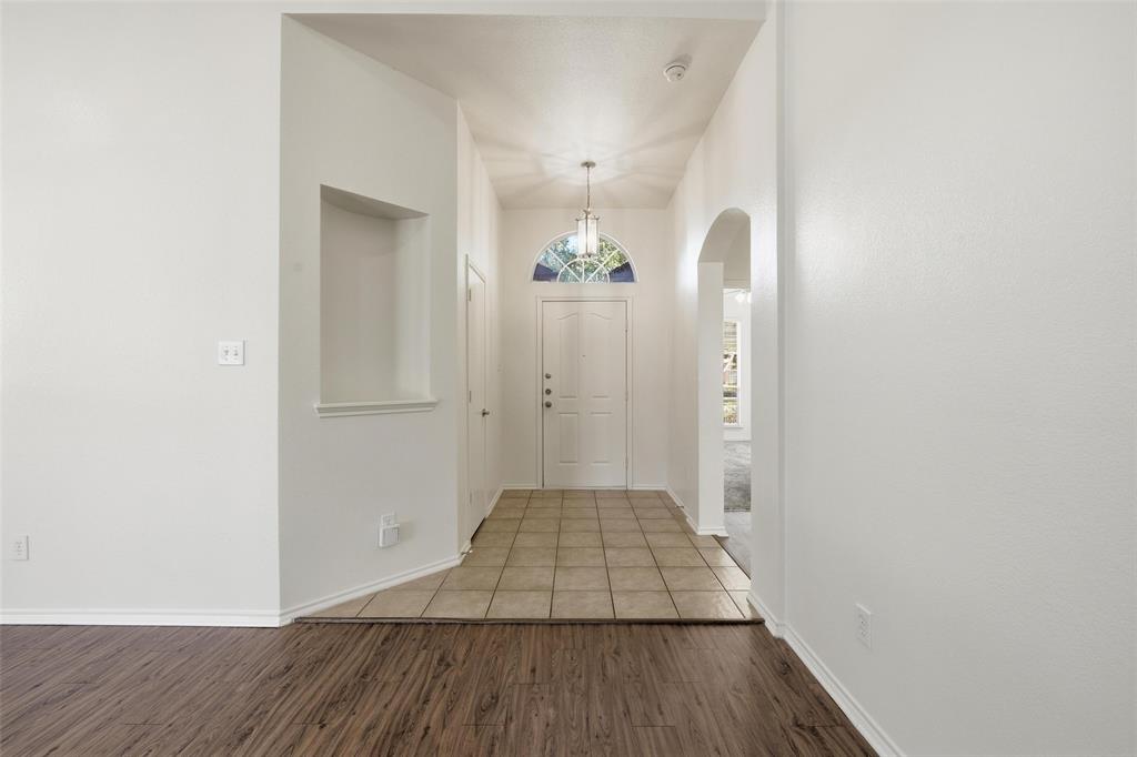 1016 Fairweather Drive