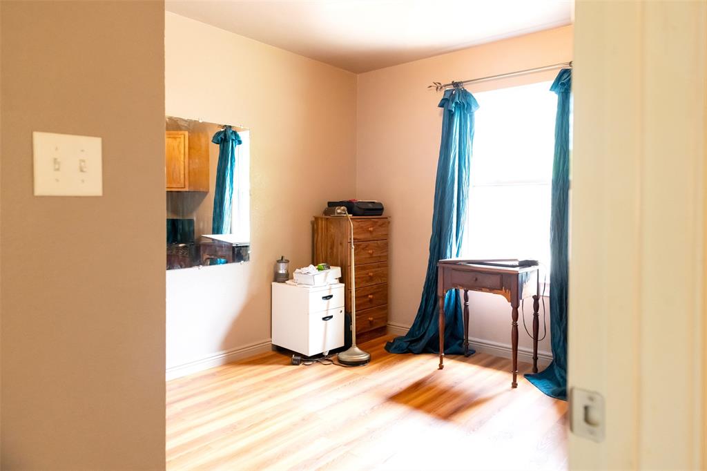 Inglish Add - Residential Lease