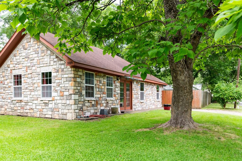 Inglish Add - Residential Lease