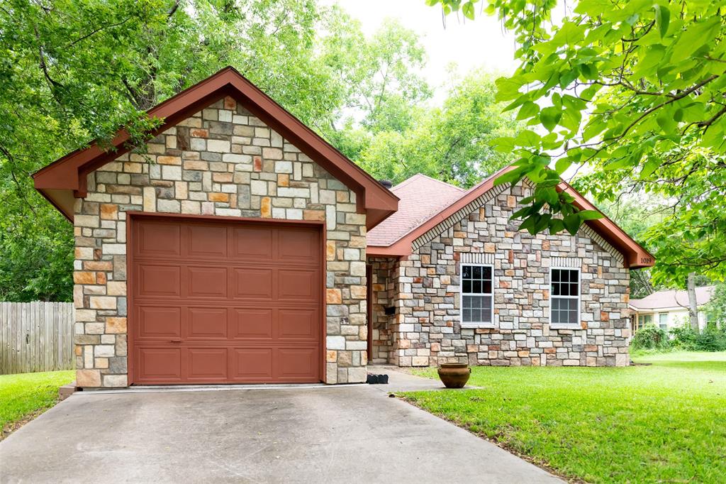 Inglish Add - Residential Lease