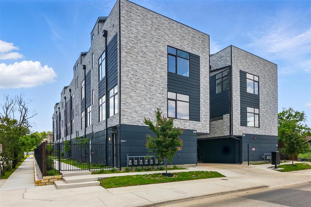 430 E 8th 101