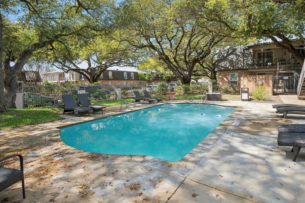 Greenbrier Place Condos - Residential