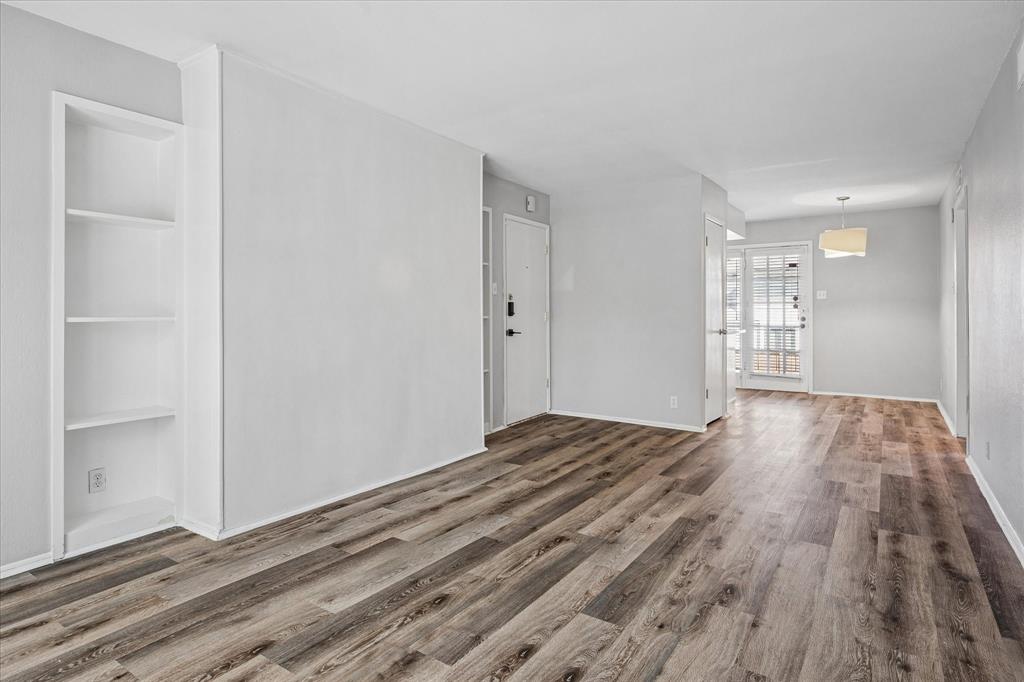 5226 Fleetwood Oaks Avenue 214