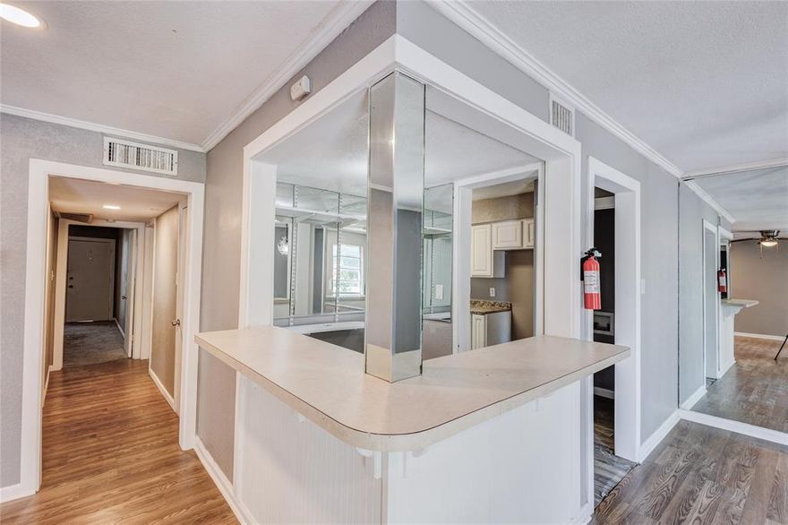 Charming 2-bedroom condo with great potential awaits your personal touch 
perfect opportunity for investors or first time buyers, Lease is for 1 yrs