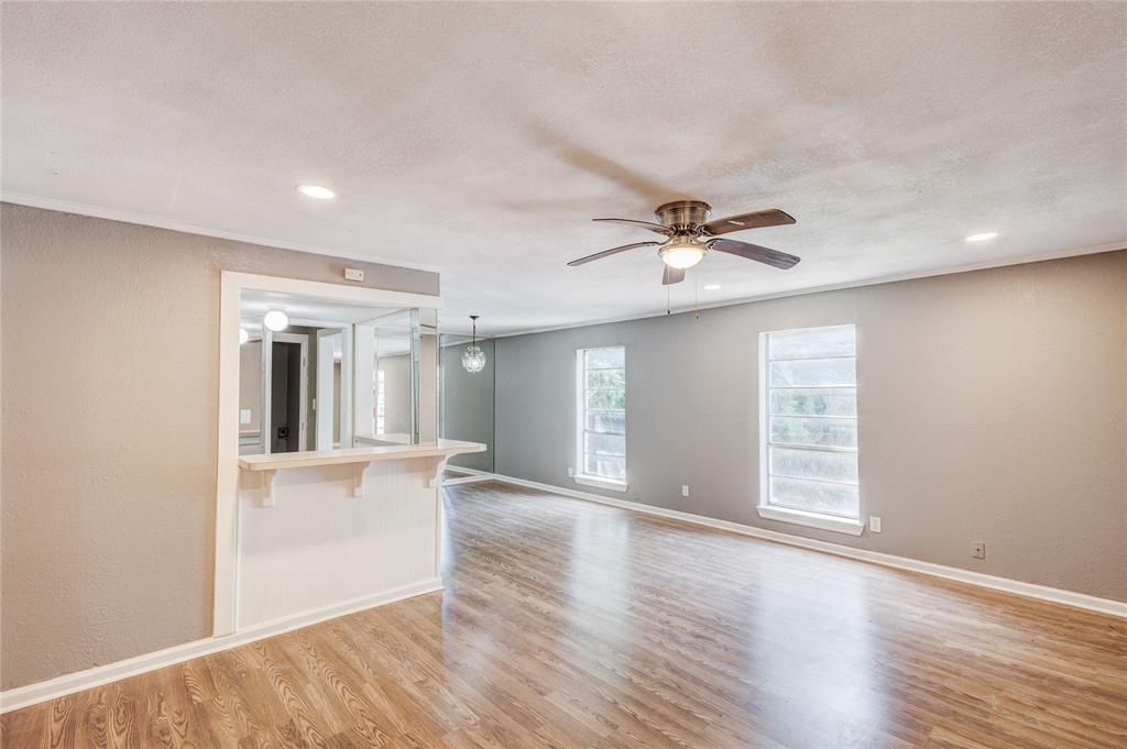 5057 Ridglea Lane 1111