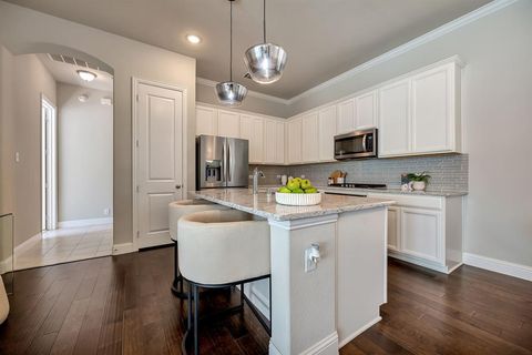 Tiny photo for 319 Park Drive, Euless, TX 76040 (MLS # 21100543)