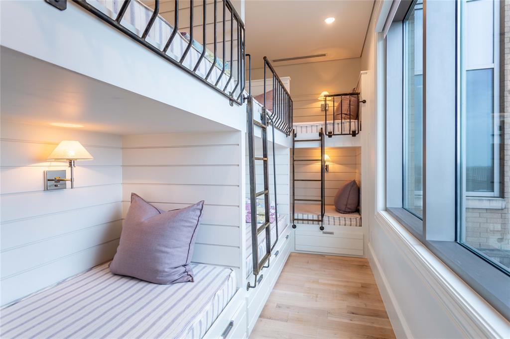 Residences at The Stoneleigh - Residential