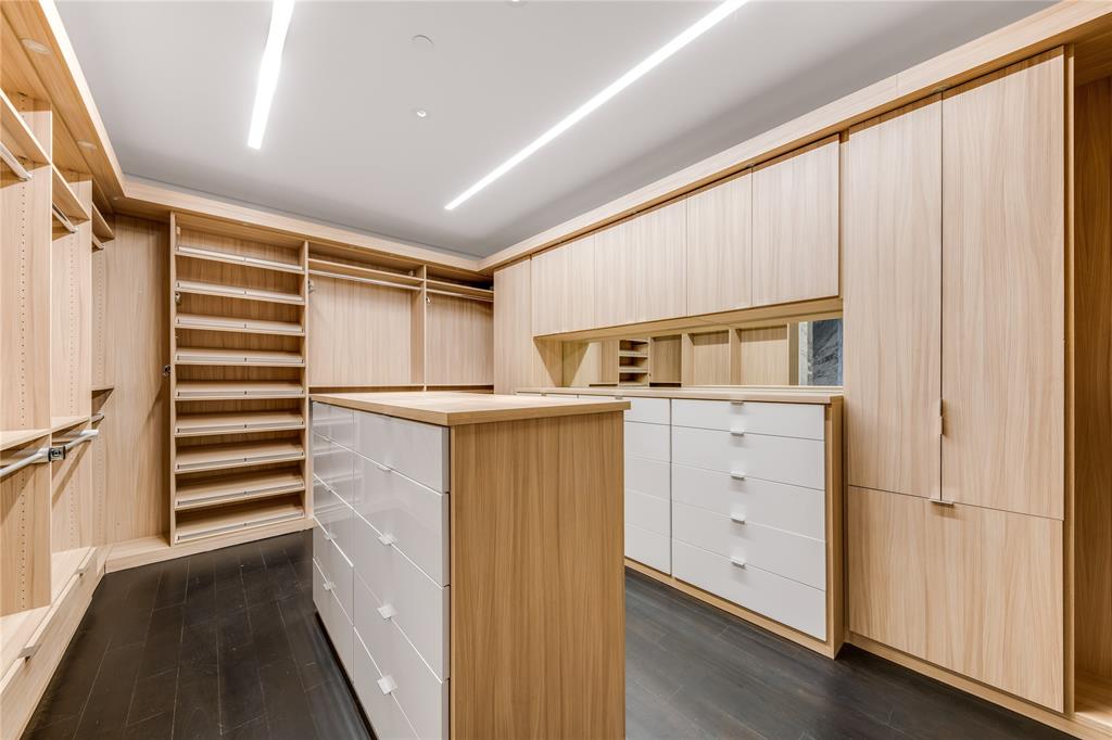 Residences at The Stoneleigh - Residential