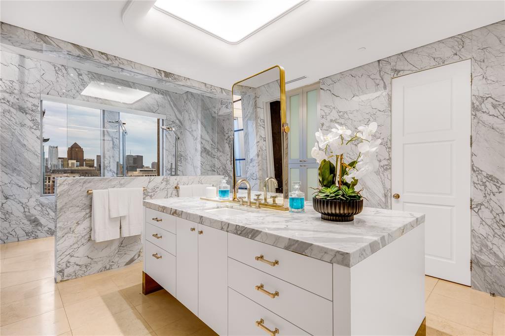 Residences at The Stoneleigh - Residential