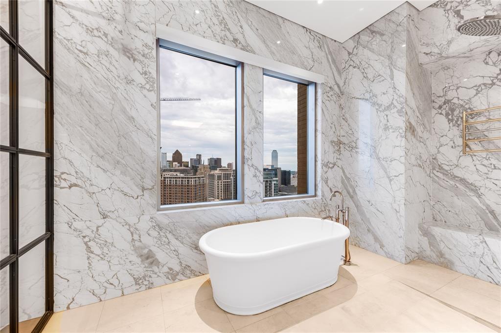 Residences at The Stoneleigh - Residential