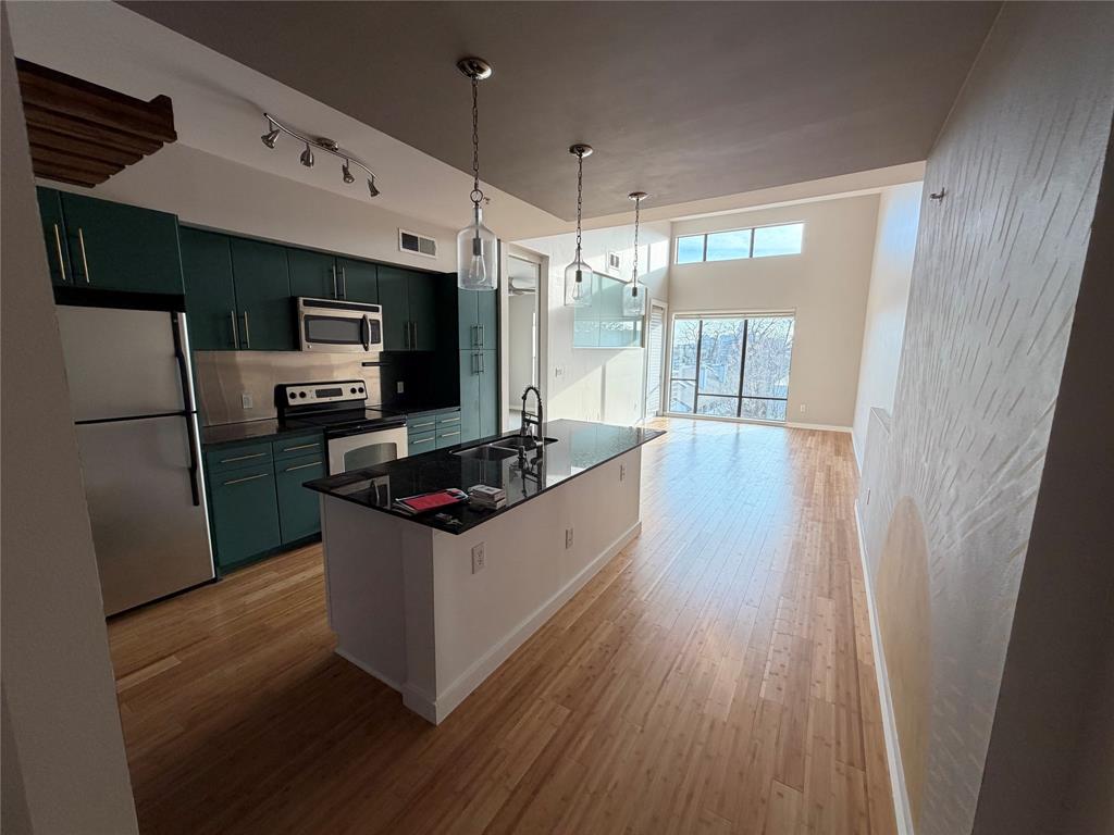 4040 N Hall Street 309