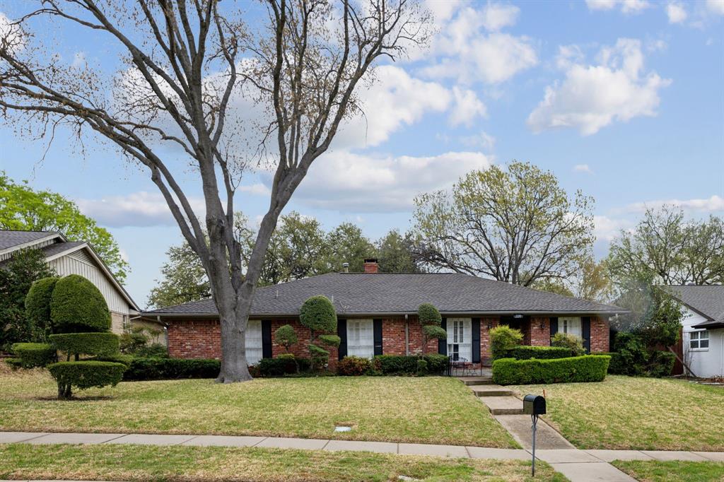 2220 Eastwood Drive