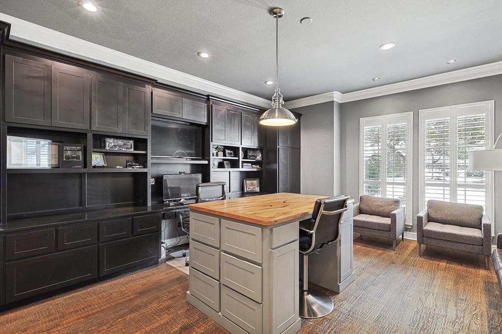 2113 Roadrunner Drive