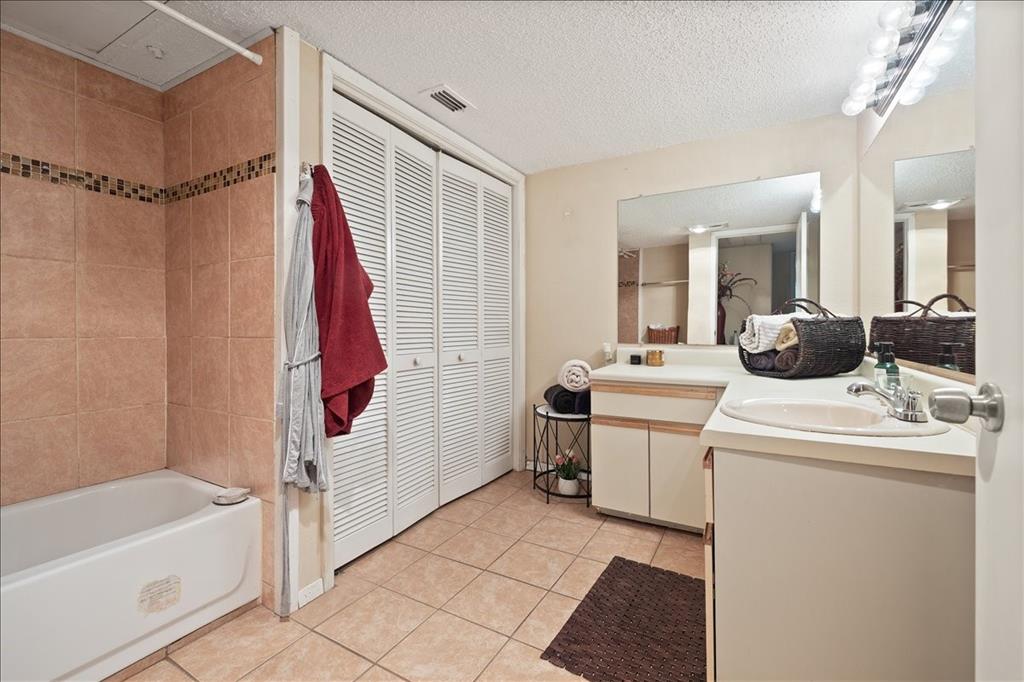 Westmount Condos Ph 01 - Residential