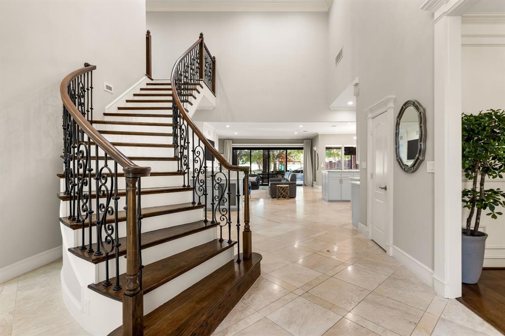 1904 Macgregor Drive