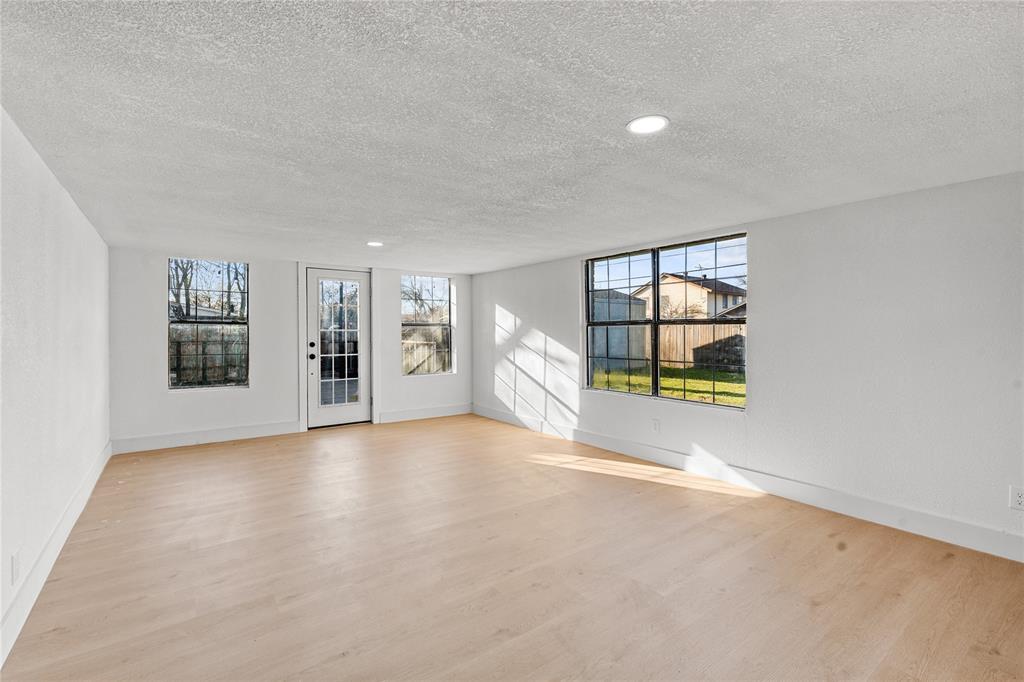 Walnut Terrace 04 - Residential