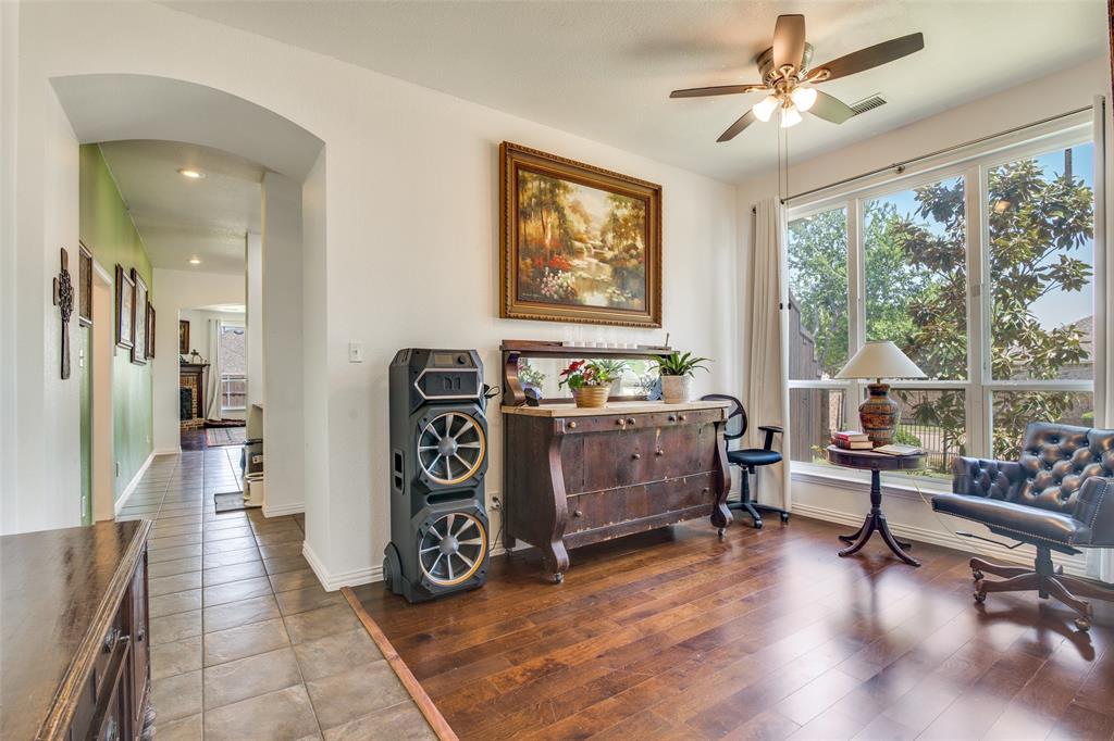 6219 Lakecrest Drive