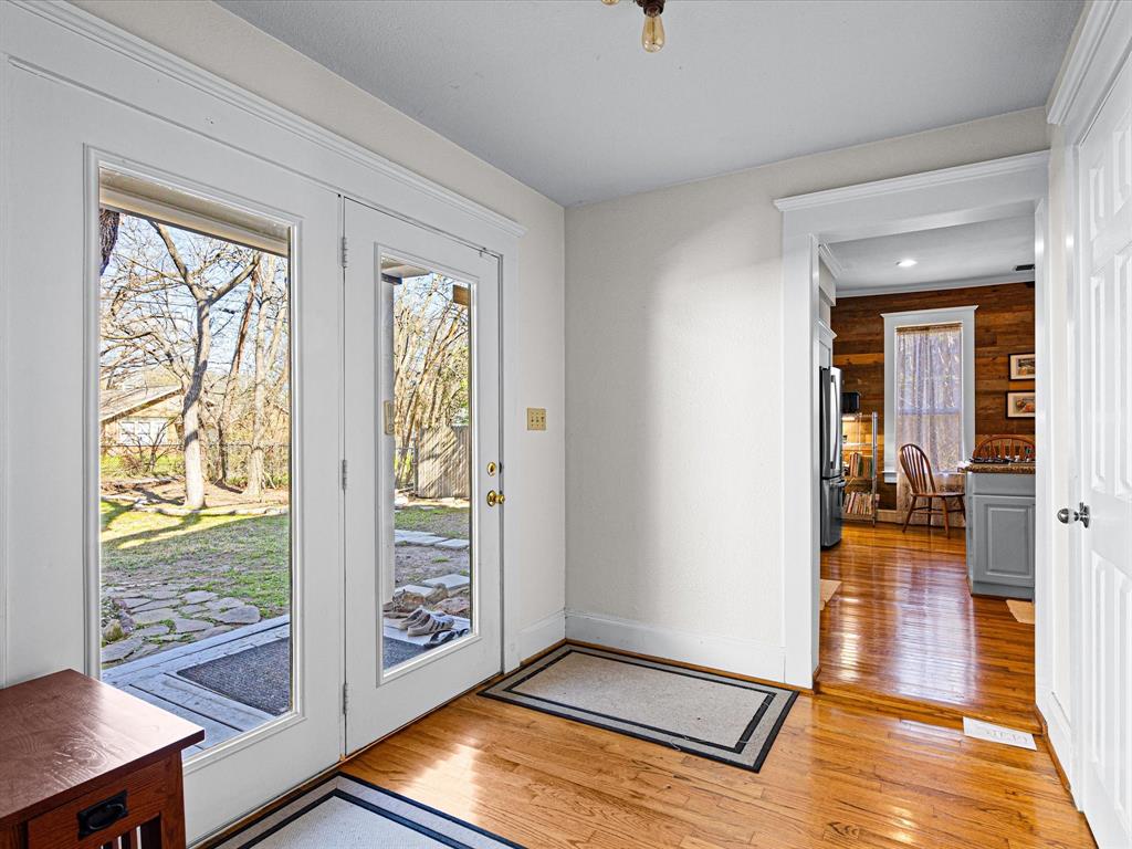 University-Rev - Residential