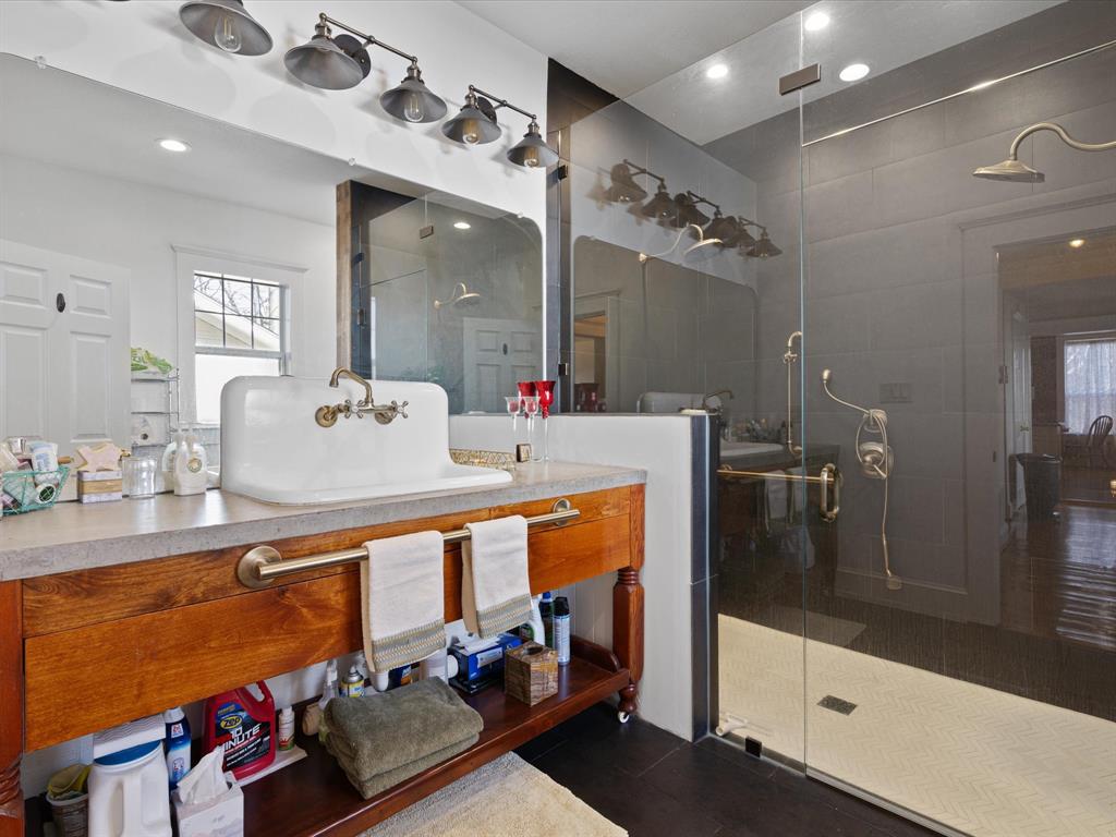 University-Rev - Residential