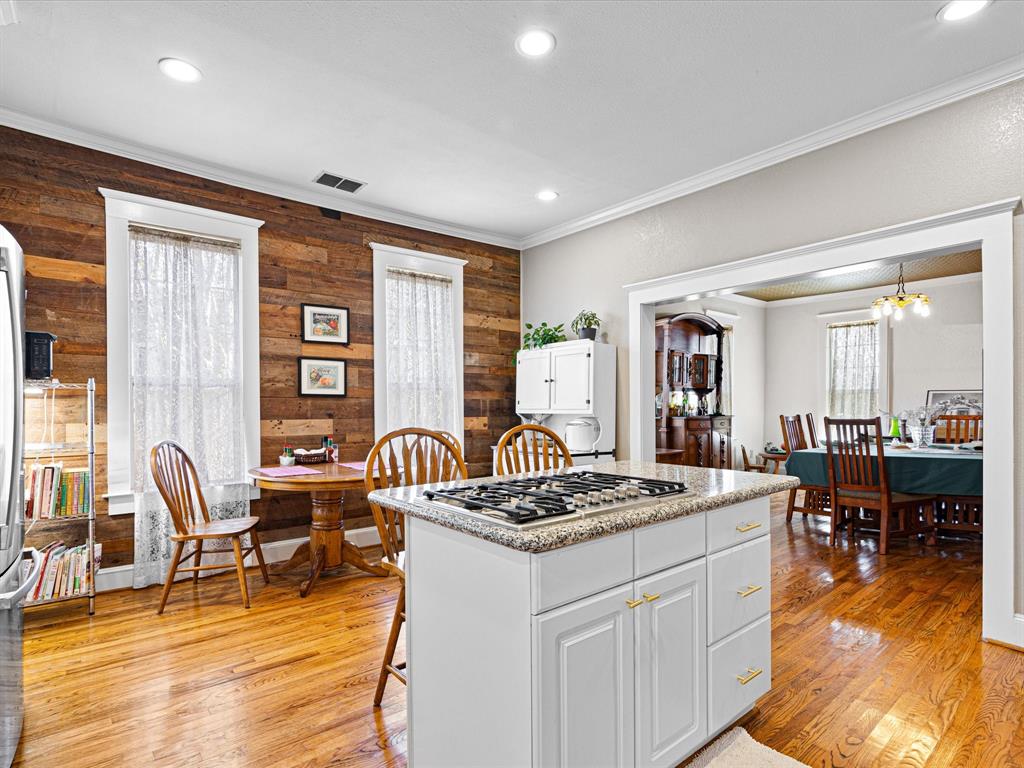 University-Rev - Residential