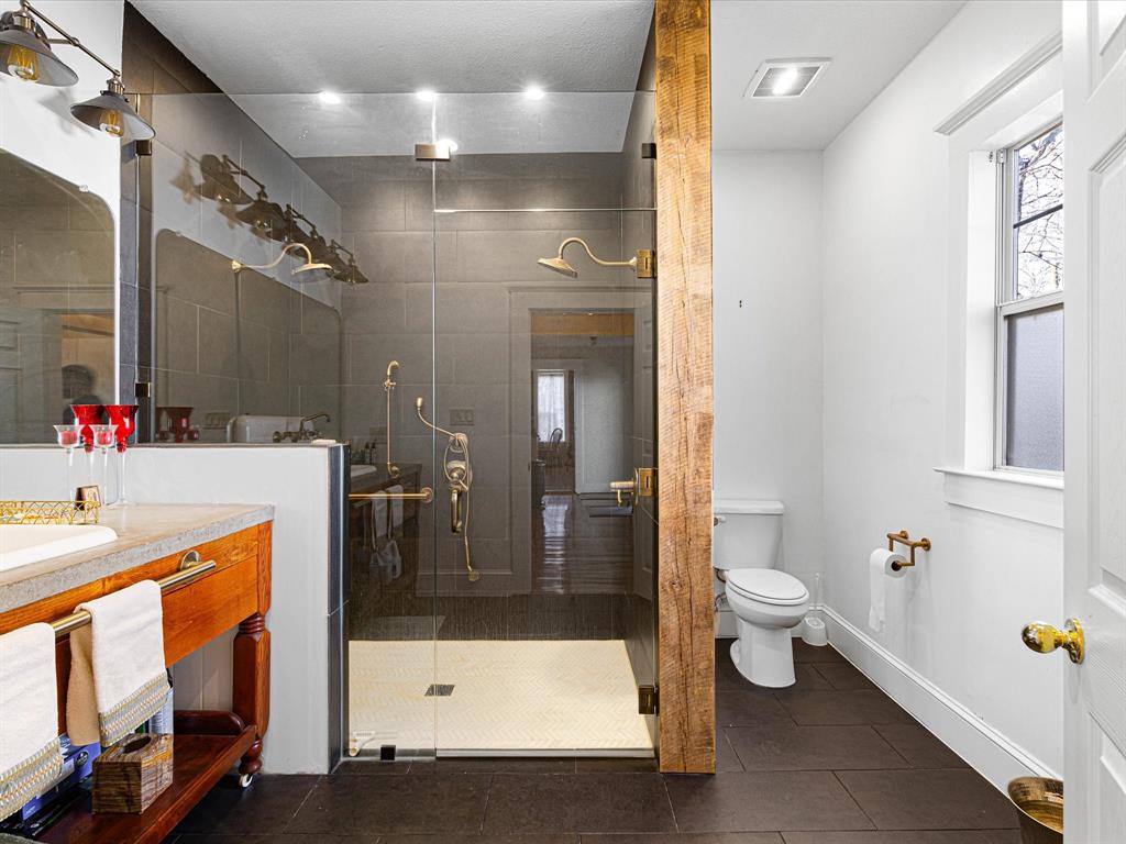 University-Rev - Residential