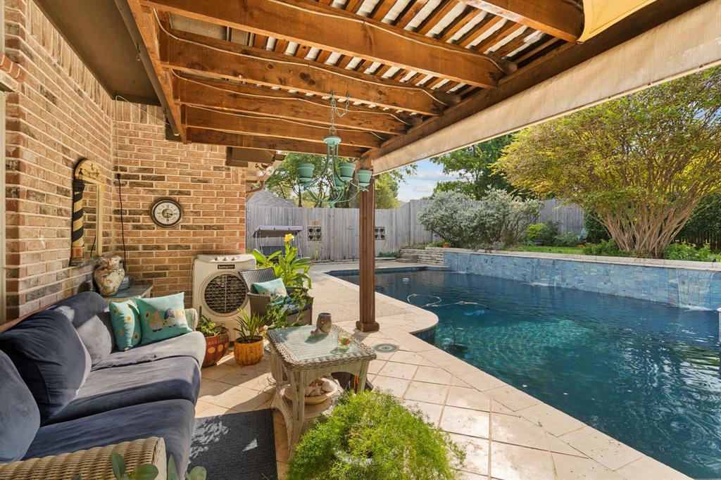 7333 Hidden Oaks Drive