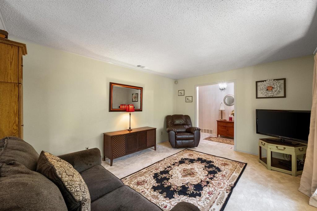 2213 Shadywood Court