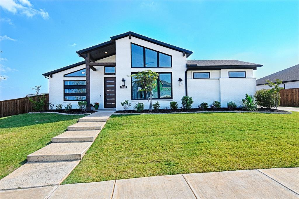 1701 Wintergreen Avenue