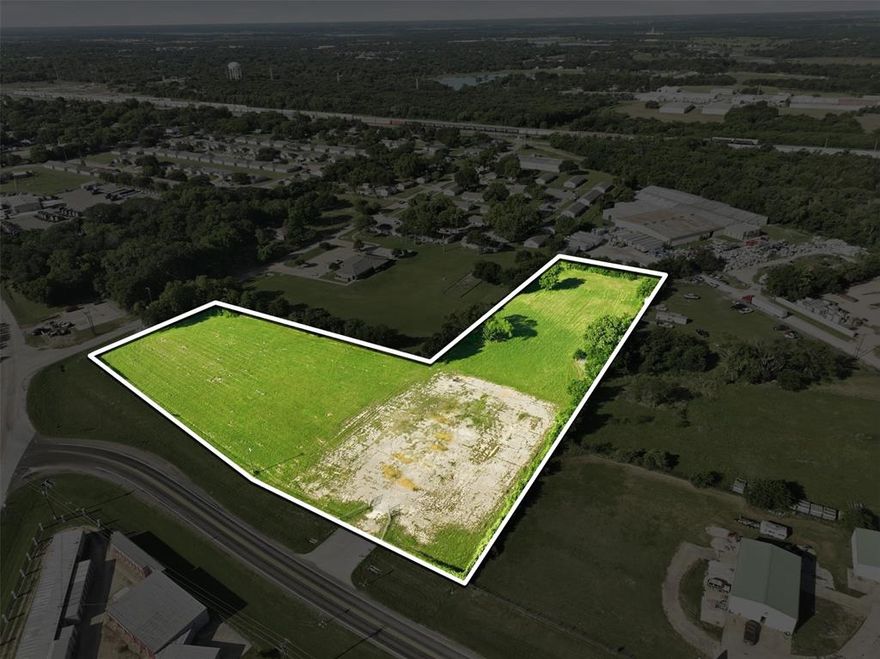 Positioned on 5 acres in Ennis, Texas, this property offers an exciting opportunity for buyers looking for land with mixed-use, commercial, or investment potential. Located at 2507 Spur 469, the tract provides room to think bigger, whether that means a business site, office or shop setup, service-based operation, storage use, or a live and work concept.

With open acreage and convenient access to the Ennis area, this property gives future owners flexibility that is getting harder to find. The 5-acre size allows space for buildings, parking, equipment, expansion, or future development, depending on buyer needs and city approval.

Whether you’re an entrepreneur, investor, or buyer searching for a property with more than one possible use, this tract offers a strong foundation for your next move.

Bring your vision, explore the possibilities, and take advantage of the growth happening in and around Ennis.