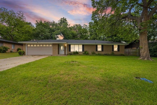 705 PLANO ST, SULPHUR SPRINGS, TX 75482 - Image a0dbe7d6f4861ed4226a0ebfa8d26d21/3288920037