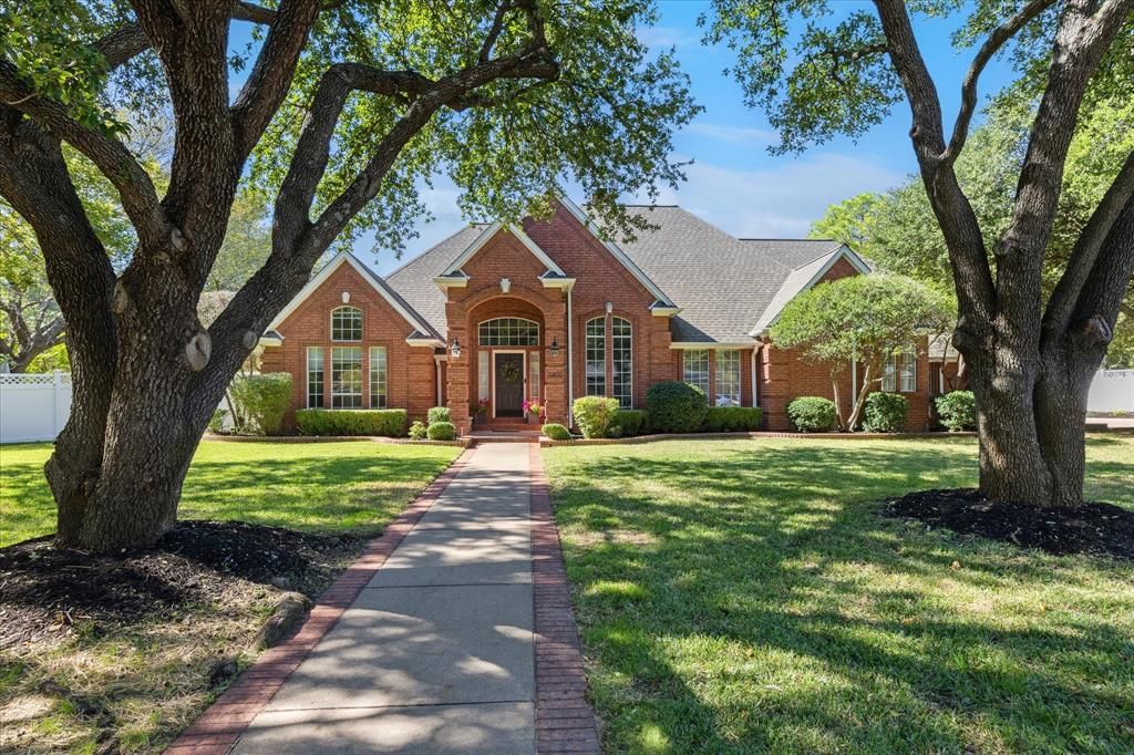 Photo for 5800 Hunter Trail, Colleyville, TX 76034 (MLS # 21097356)