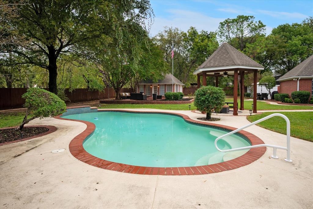 Oaks The Colleyville - Residential