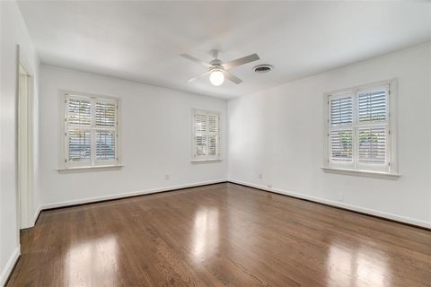 Tiny photo for 4641 Mockingbird Lane, Highland Park, TX 75209 (MLS # 21077976)