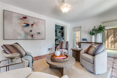 Tiny photo for 4641 Mockingbird Lane, Highland Park, TX 75209 (MLS # 21077976)