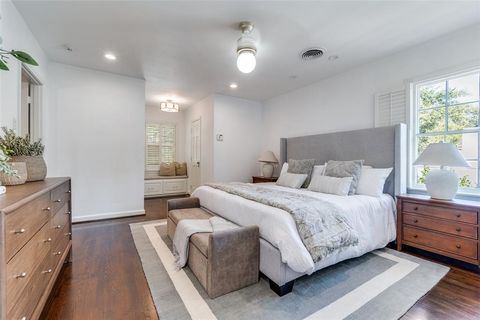 Tiny photo for 4641 Mockingbird Lane, Highland Park, TX 75209 (MLS # 21077976)