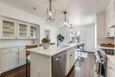 Tiny photo for 4641 Mockingbird Lane, Highland Park, TX 75209 (MLS # 21077976)