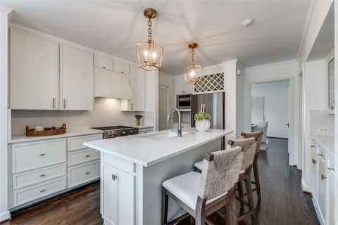 Tiny photo for 4641 Mockingbird Lane, Highland Park, TX 75209 (MLS # 21077976)