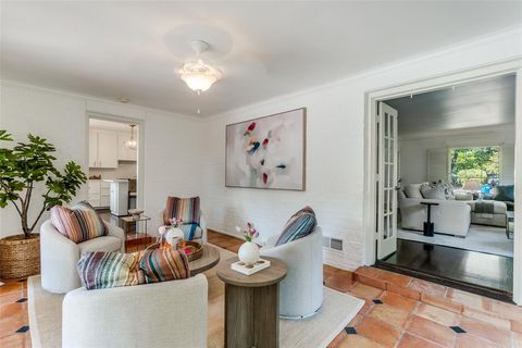 Tiny photo for 4641 Mockingbird Lane, Highland Park, TX 75209 (MLS # 21077976)