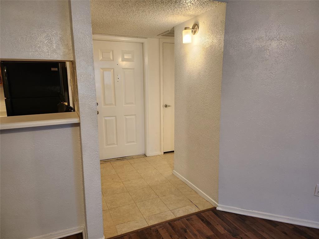 Cambridge Condos Ph 01 03 - Residential