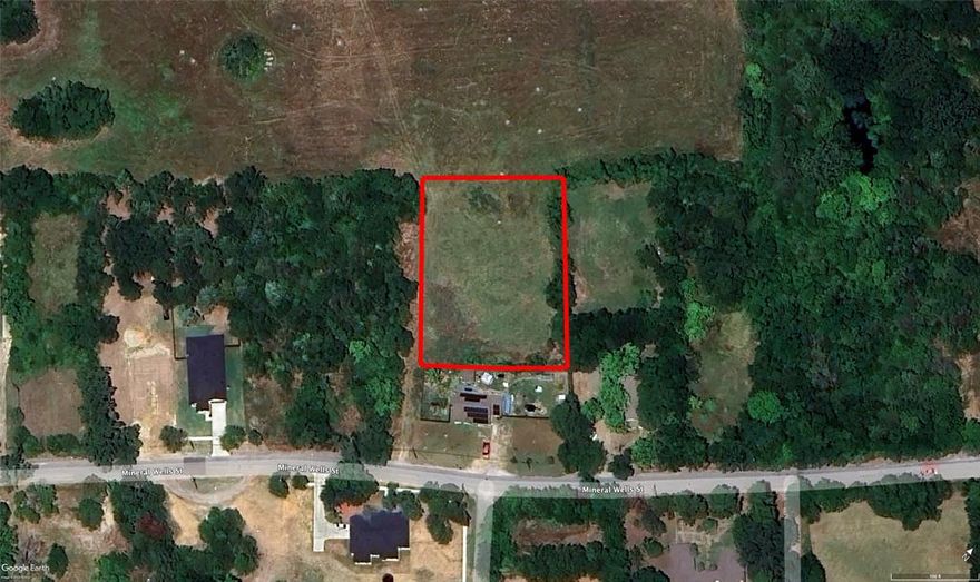 0.84 acres located in the city of Terrell.  Property is zoned for Single Family but will require legal access from the city.  Buyer and buyer's agent to conduct all due diligence.