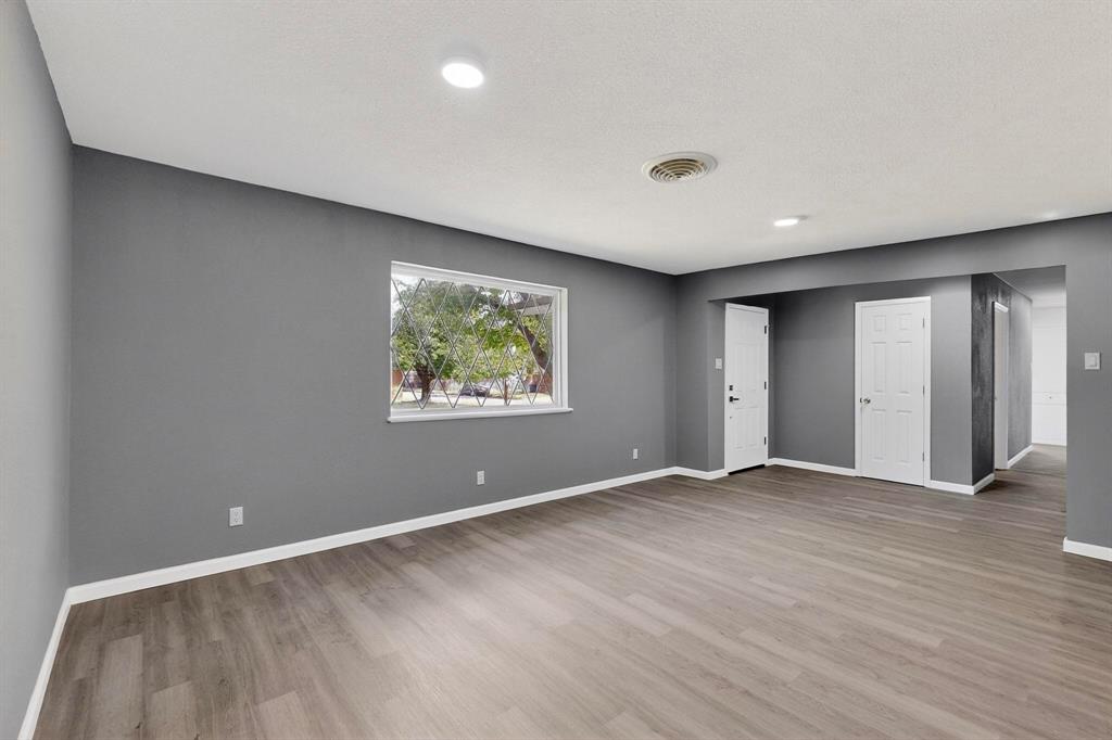 MEADOWBROOK ESTATE - Residential