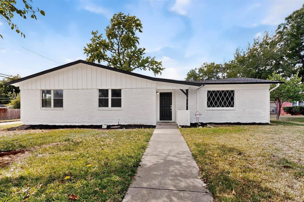 MEADOWBROOK ESTATE - Residential