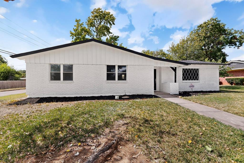 MEADOWBROOK ESTATE - Residential