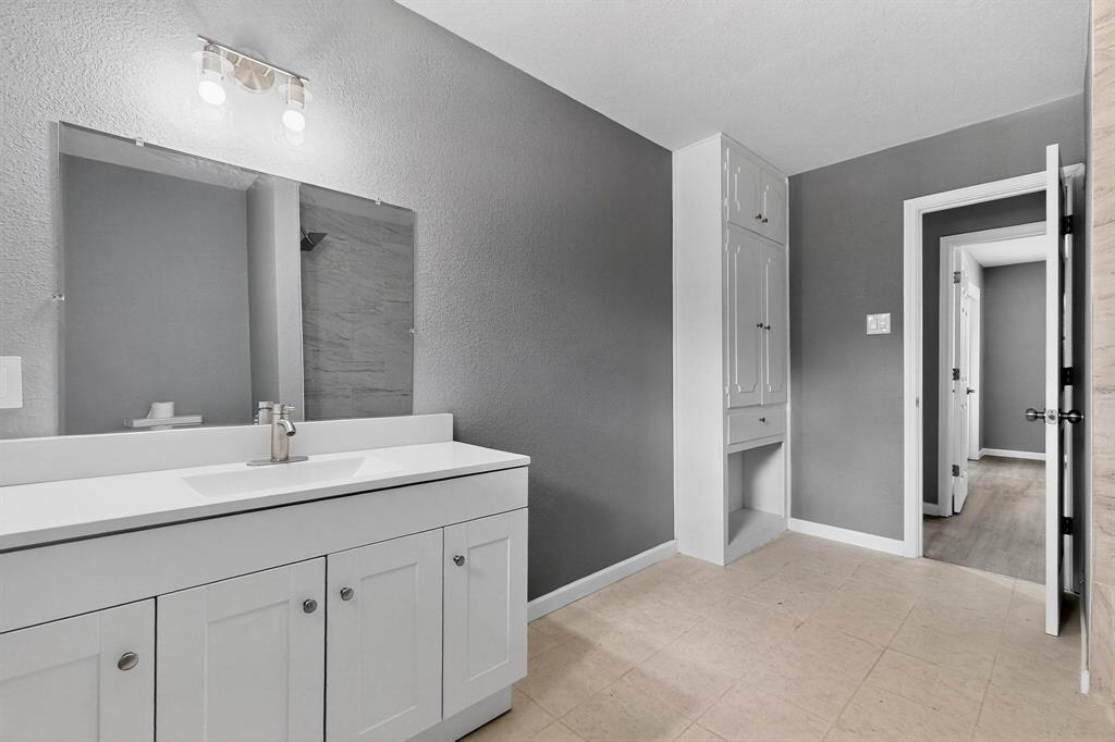 MEADOWBROOK ESTATE - Residential