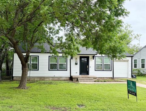 Photo of 5036 Gilbert Drive, Fort Worth, TX 76116 (MLS # 21245249)